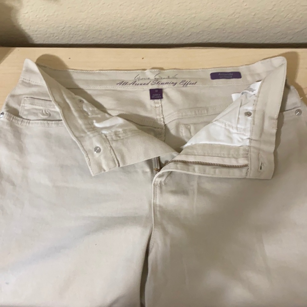 Gloria Vanderbilt Capri’s